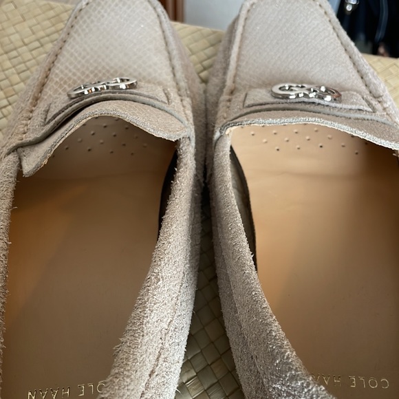 Cole Haan Shelby Logo II Beige Suede Driver Loafer 7.5 US - Picture 10 of 13